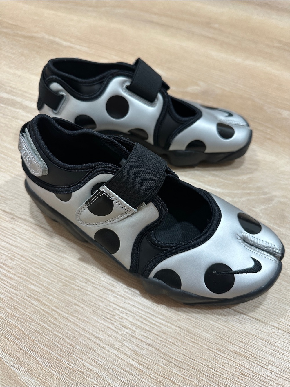 Nike Polka Dot Air Rift Women’s - Picture 2 of 5